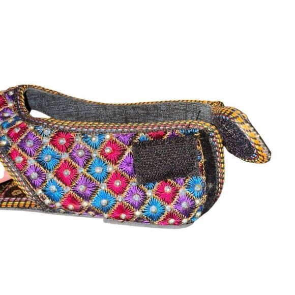 Indian Colorful Embroidered Tongue Sandals - Size 8 - Picture 4 of 4
